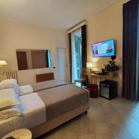 普林奇比欧金尼奥酒店 3*