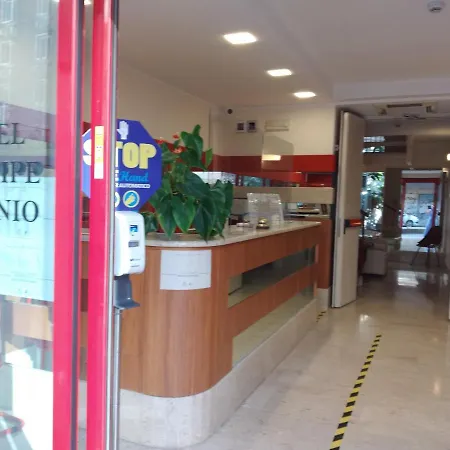 普林奇比欧金尼奥酒店 酒店