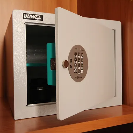 프린시페 유제니오 호텔 3*